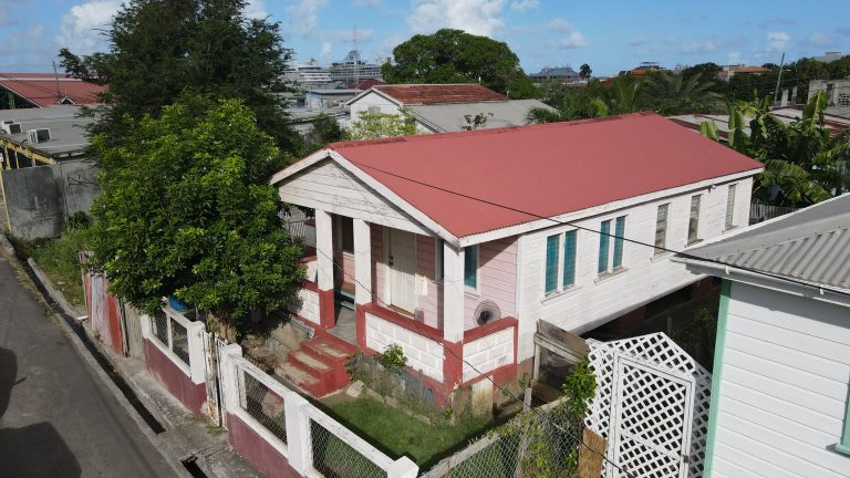 3-Bedroom, 1 Bathroom House in Ovals – ON HOLD