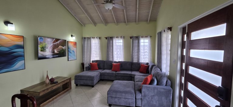 Hidden Gem in Fitches Creek – Spacious 4 Bed, 4.5 Bath Furnished Home for Rent